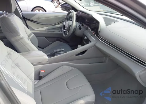 2024 Hyundai Elantra Sel z USA, uszkodzony, nr VIN KMHLM4DG5RU698610